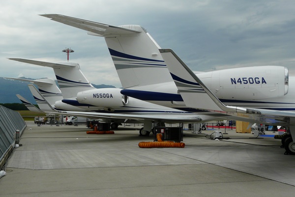 Gulfstream displayed their G450 and G550 side-by-side at ABACE (Photo: Alud Davies)