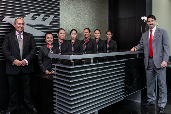 Jet Aviation Dubai team at the rebranded facility 