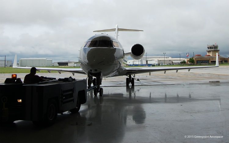 Greenpoint Challenger 600 Departing Hangar 1