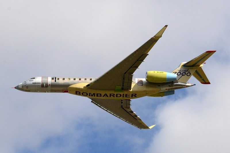 The Global 7000 performed a low pass of Downsview before arriving back safely from its first flight (Photo: Frederick K. Larkin)